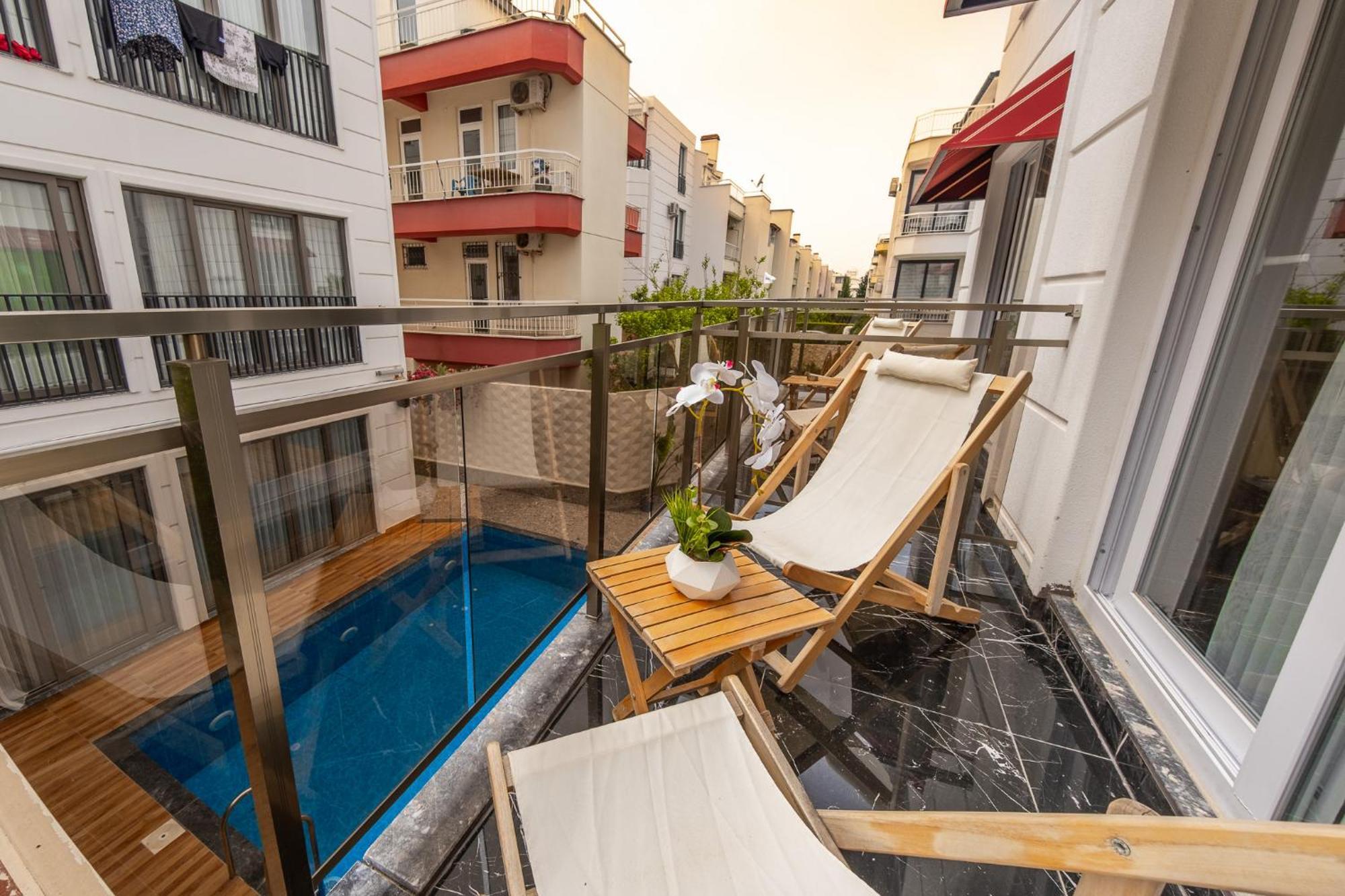 Mrt Suites Lara Antalya Eksteriør bilde