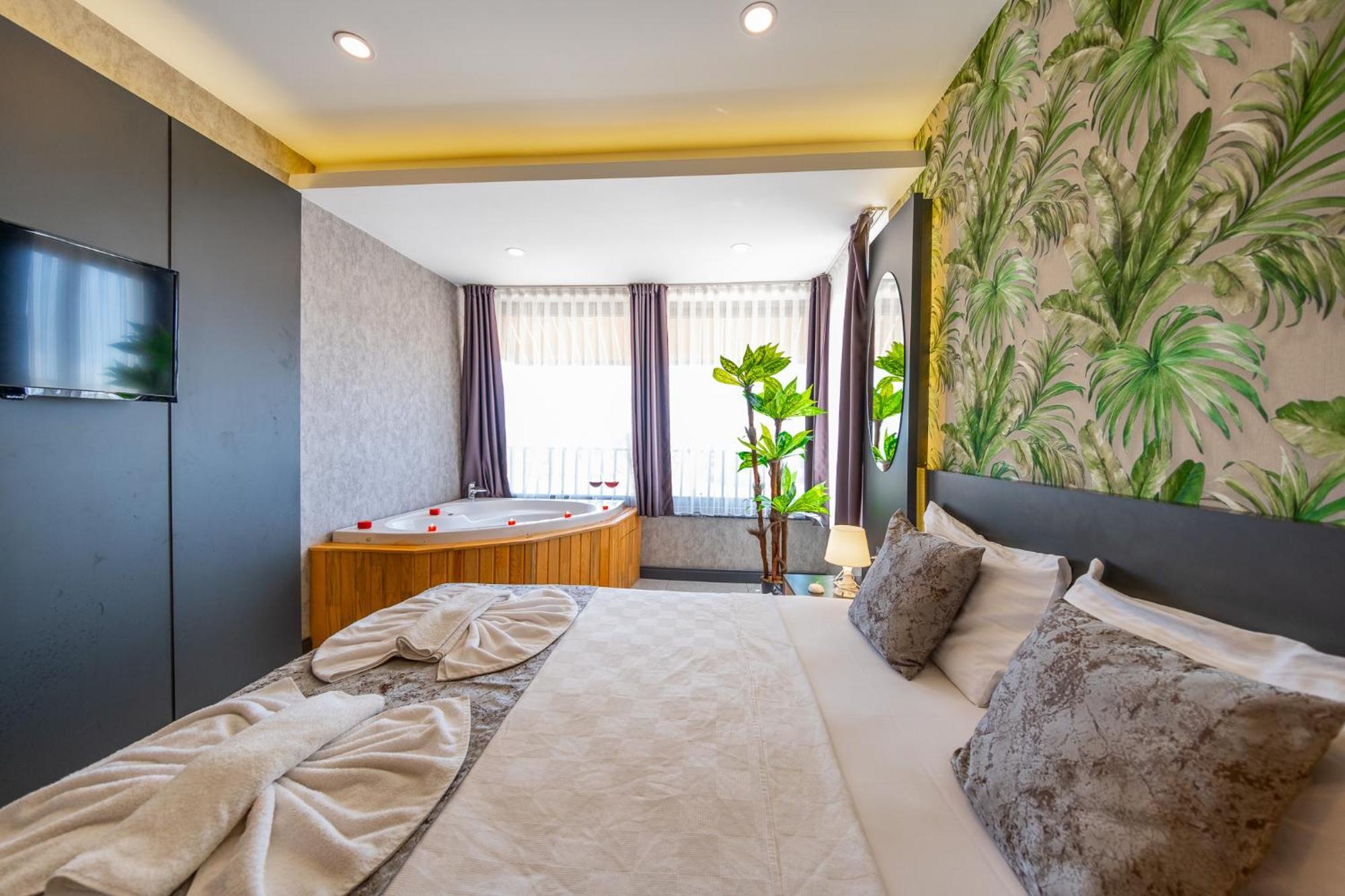 Mrt Suites Lara Antalya Eksteriør bilde