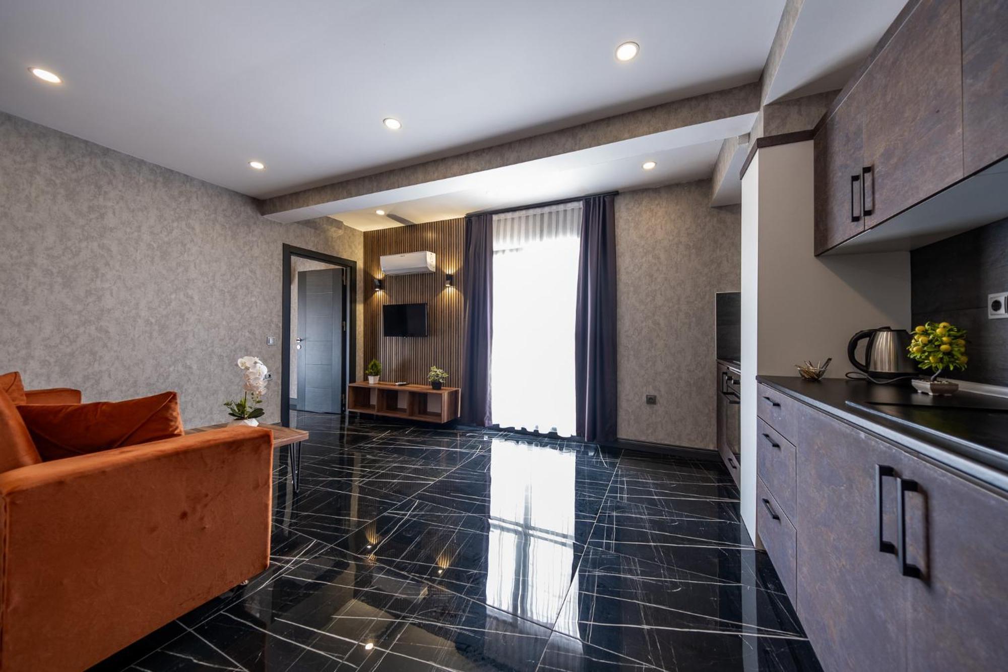 Mrt Suites Lara Antalya Eksteriør bilde